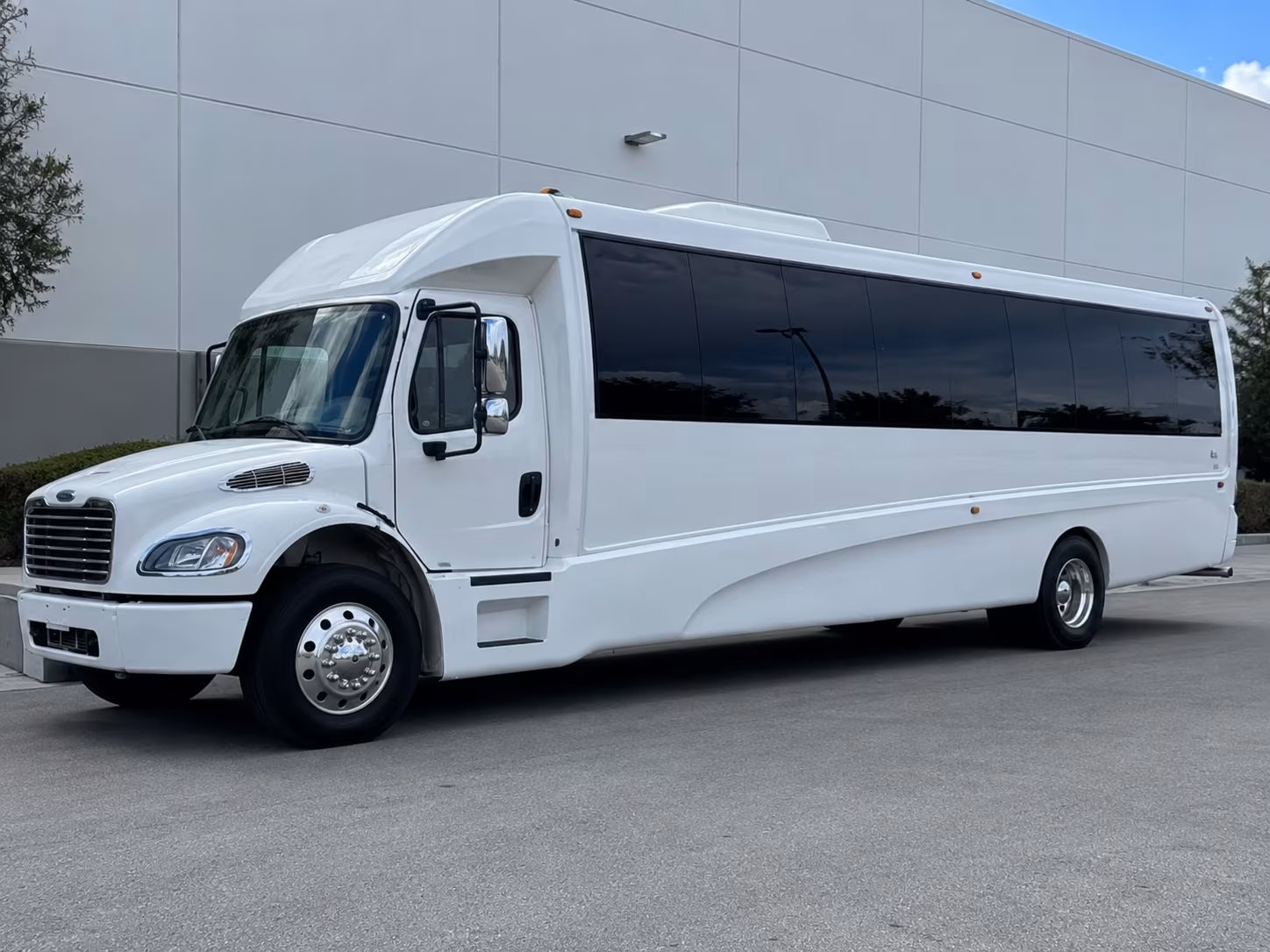 find your fremont holiday party bus here